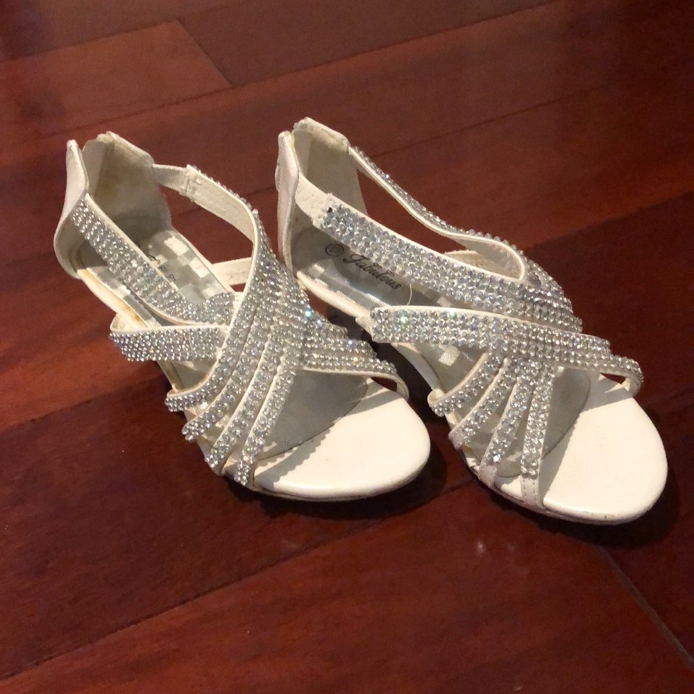 Kids White bedazzled heels